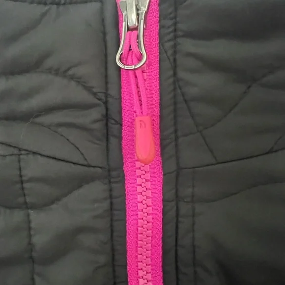 The North Face Black Quilted Jacket with Pink Logo - Picture 4 of 7